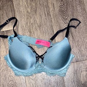 La Senza Beyond Sexy Bra A34 2/25$